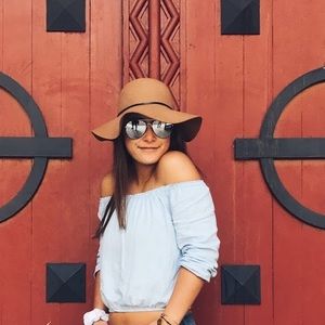 Meet your Posher, Madison